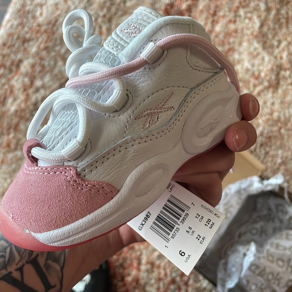 Kids Reebok shoes - Picture 3 of 4